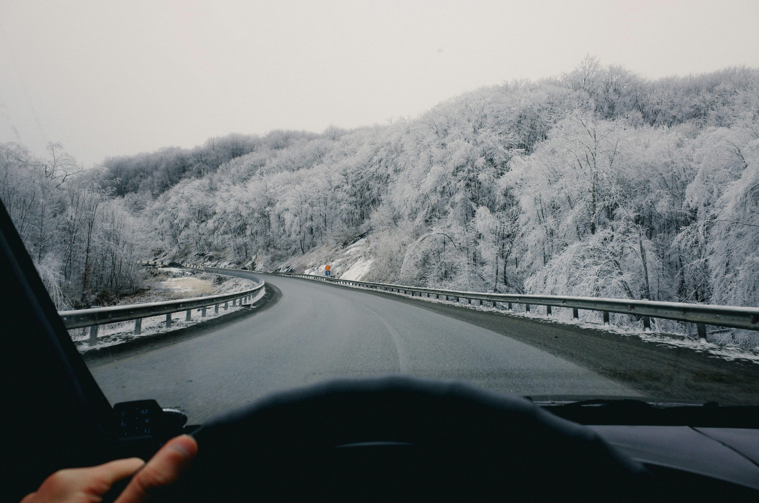 Оптимизация маршрута доставки по карте города с использованием локальных AI-сервисов в России